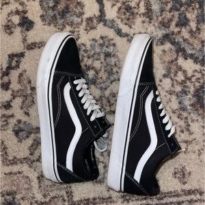 Vans Unisex Old Skool Sneaker men’s size 9.5 women’s size 11